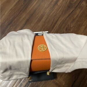 Tory Burch Sunglasses case and dust bags (2)